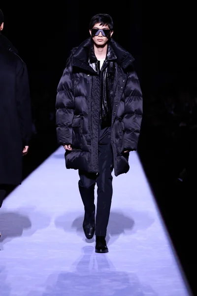 Look 32